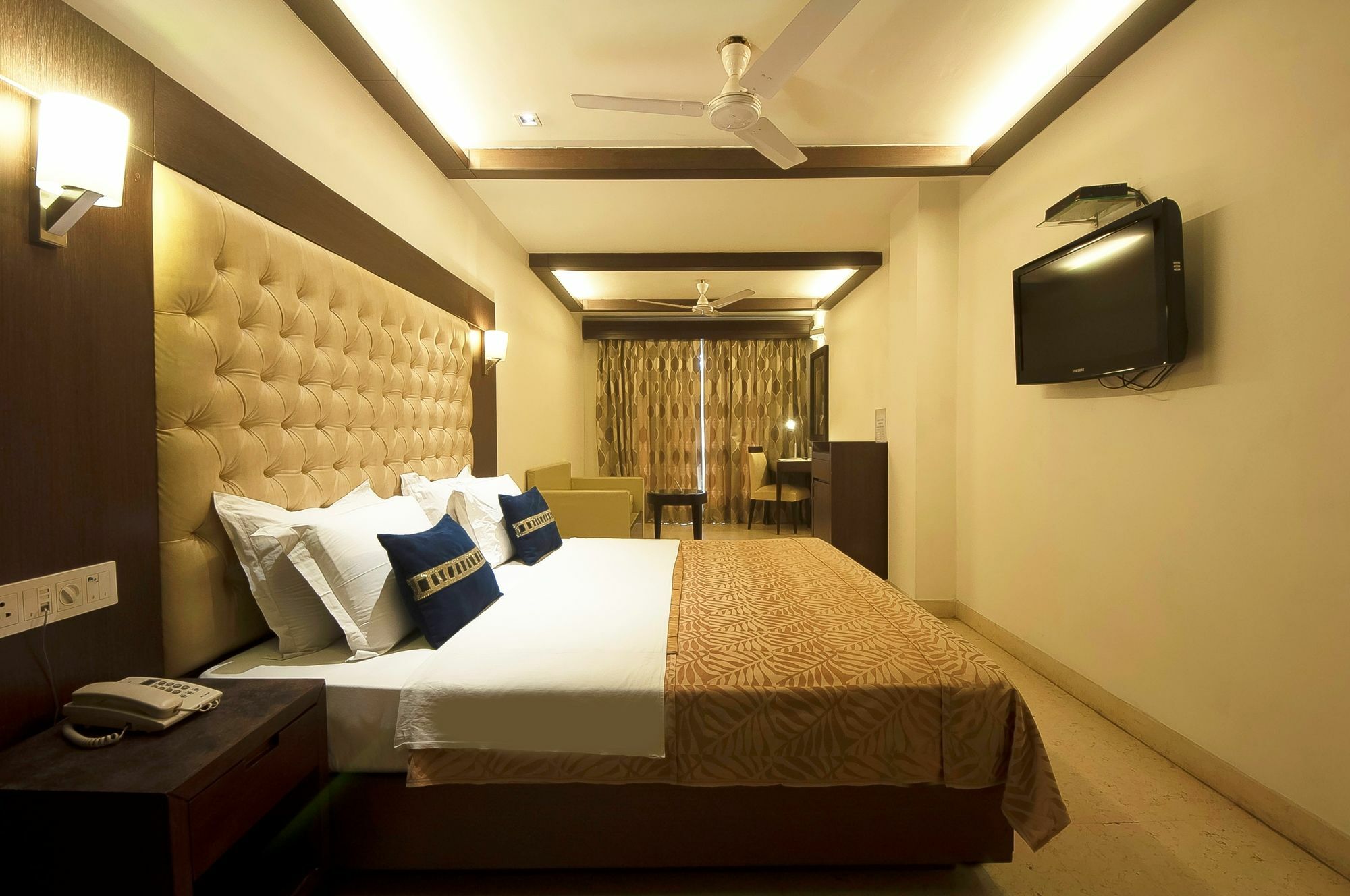 Metropolis Tourist Home New Delhi Eksteriør billede