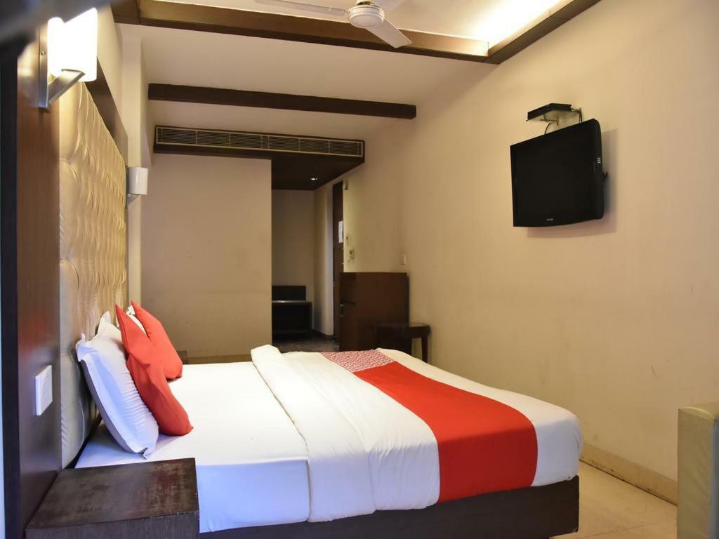 Metropolis Tourist Home New Delhi Eksteriør billede